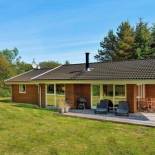 Фотография гостевого дома Three-Bedroom Holiday home in Ålbæk 39