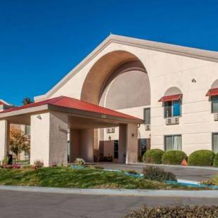 Фотографии гостиницы 
            Quality Inn & Suites Farmington