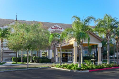 Фотография гостиницы Hilton Garden Inn Bakersfield