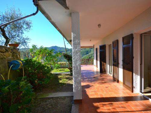 Фотография гостевого дома Cozy Holiday Home in Moneglia with Private Garden