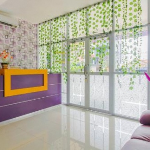 Фотография гостиницы RedDoorz Plus near Stasiun Bekasi