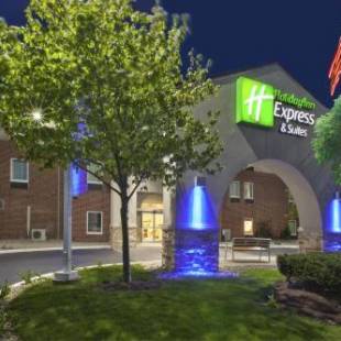 Фотографии гостиницы 
            Holiday Inn Express Hotel & Suites Benton Harbor, an IHG Hotel