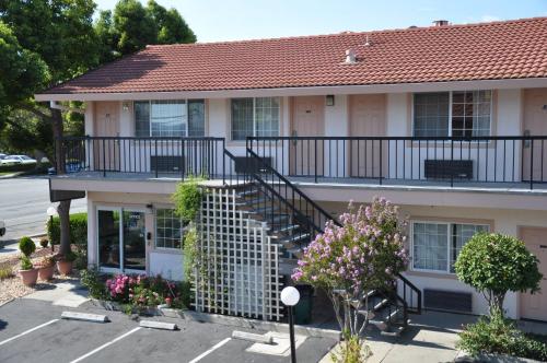 Фотография гостиницы Morgan Hill Inn