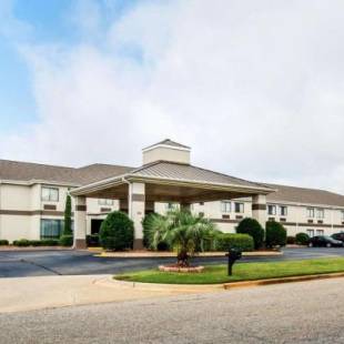 Фотографии гостиницы 
            Quality Inn Prattville I-65