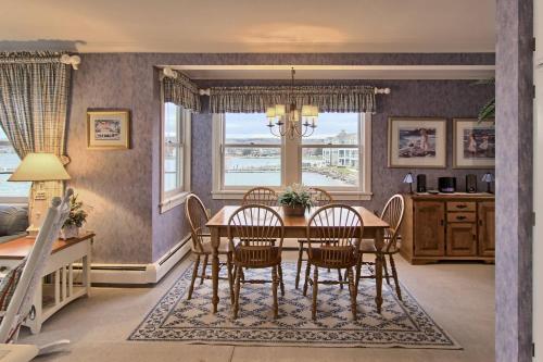 Фотография гостевого дома 215 Water Street Inn