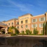 Фотография гостиницы Ayres Hotel Chino Hills