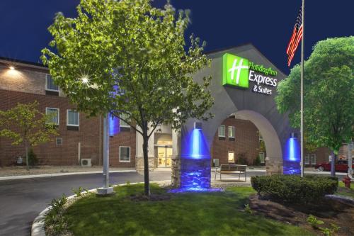 Фотография гостиницы Holiday Inn Express Hotel & Suites Benton Harbor, an IHG Hotel