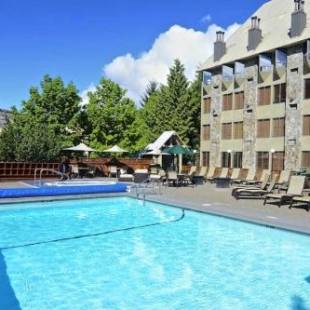 Фотографии гостиницы 
            Executive Inn Whistler