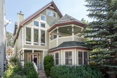 Фотографии гостевого дома 
            Legacy House by Alpine Lodging Telluride