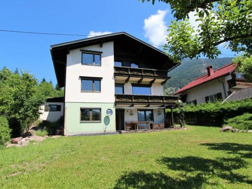 Фотография гостевого дома Beautiful Mansion in Kotschach-Mauthen with Garden