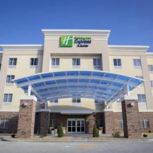 Фотографии гостиницы 
            Holiday Inn Express and Suites Edwardsville, an IHG Hotel