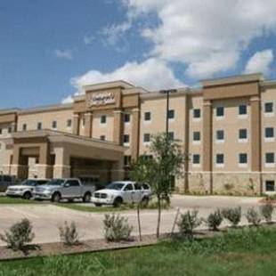 Фотографии гостиницы 
            Hampton Inn & Suites Cleburne