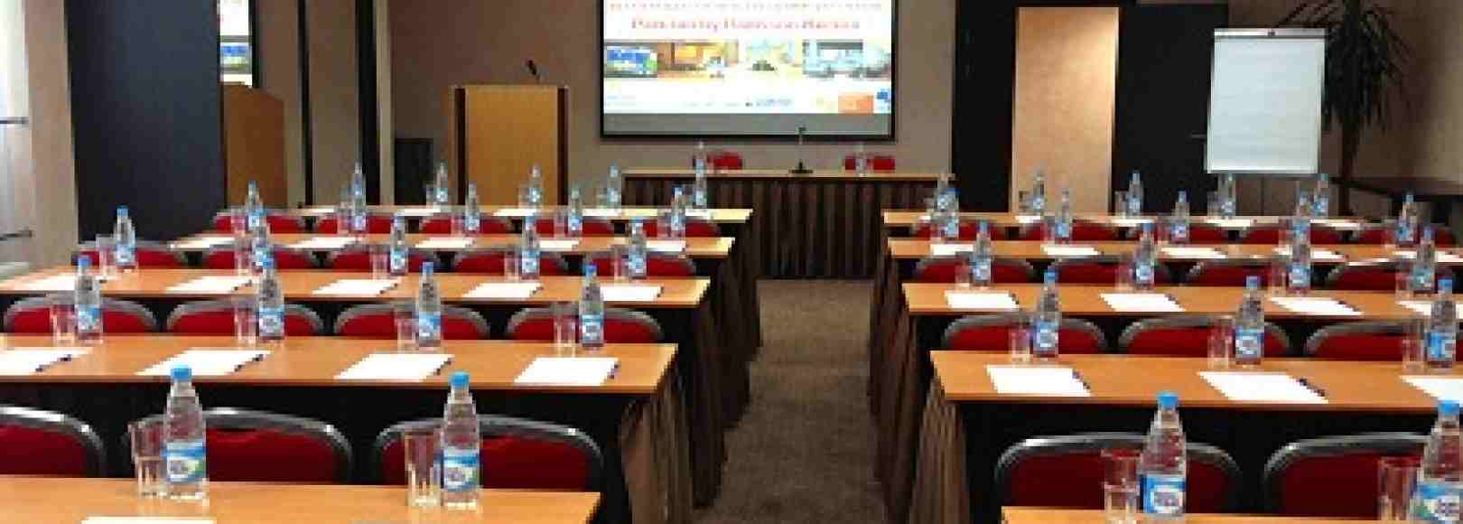 Фотография конференц-зала Токио