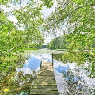 Фотография гостевого дома Fishermens Paradise with Fire Pit on Rice Lake!