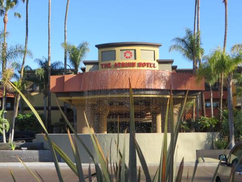 Фотография гостиницы Atrium Hotel Orange County