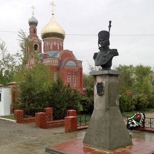 Фотография памятника Бюст атамана М. И. Платова 