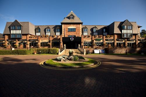 Фотография гостиницы Village Hotel Manchester Cheadle