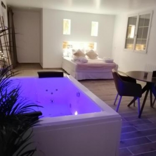 Фотография гостевого дома L'évasion romantique Appart Spa 95