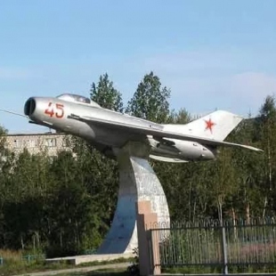 Фотография памятника Памятник Самолёт МИГ-19