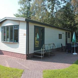 Фотографии гостевого дома 
            Detached chalet with a dishwasher at 21 km. from Leeuwarden