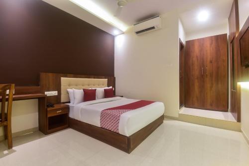 Фотографии гостиницы 
            OYO 48017 Shubham Residency