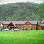 Фотография гостиницы Yellowstone Village Inn and Suites