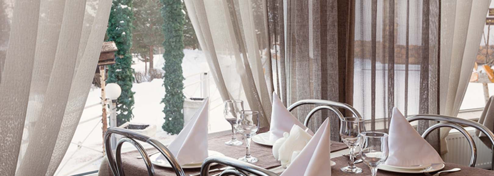 Фотография банкетного зала Черные камни