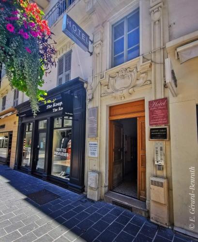 Фотография гостиницы Le Petit Trianon et le Charme des Suites