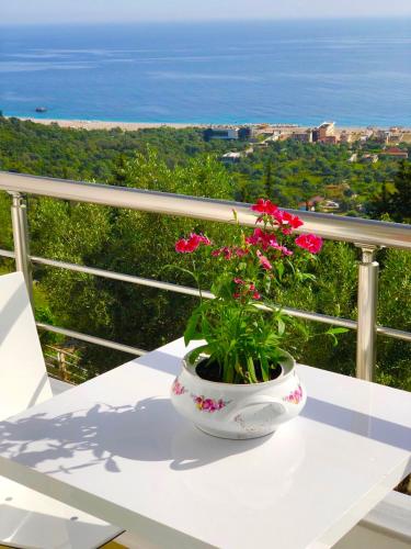 Фотография гостиницы Aphrodite Garden Rooms & Apartment