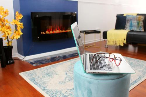 Фотография гостевого дома GENEROUS CONTRACTOR HOUSE NEAR RICOH ARENA and 20 MINUTE DRIVE TO BHX AIRPORT AND NEC o PRIVATE PARKING Ricoh Nest BY PASSIONFRUIT PROPERTIES