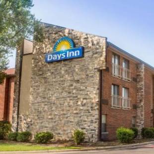 Фотографии гостиницы 
            Days Inn by Wyndham Raleigh-Airport-Research Triangle Park