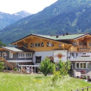 Фотография мини отеля Hotel Garni Pinzgau, Bernd Hüttl