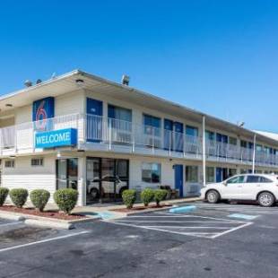 Фотографии гостиницы 
            Motel 6-Lumberton, NC