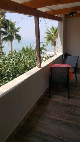 Фотография гостевого дома Philoxenia House! Maisonette in front of the sea!