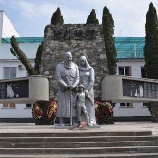 Фотография памятника Мемориал павшим воинам и вечный огонь в Беслане