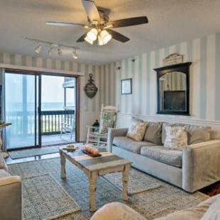 Фотография гостевого дома N Topsail Beach Oceanfront Condo with Pool!