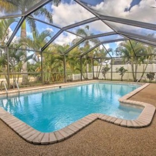 Фотография гостевого дома Airy Cape Coral Home with Dock, Private Lanai and Pool