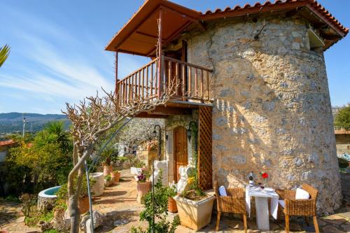 Фотографии гостевого дома 
            Traditional Windmill-Milos