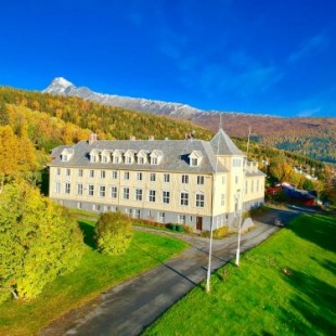 Фотография гостевого дома Solhov, Castle of the Lyngen Alps