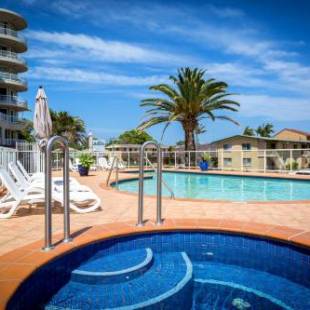 Фотографии апарт отеля 
            Kirra Beach Apartments