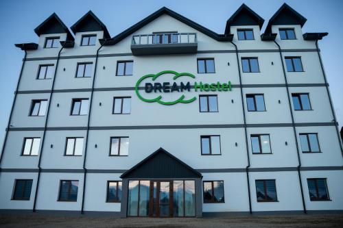 Фотографии хостела 
            DREAM Hostel Bukovel