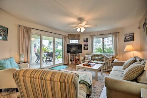 Фотографии гостевого дома 
            St Augustine Beach Condo with Patio and Pool Access!