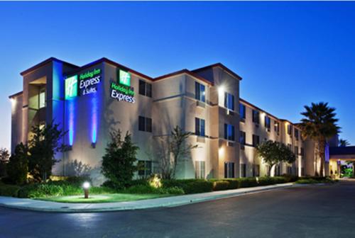 Фотография гостиницы Holiday Inn Express & Suites Tracy, an IHG Hotel