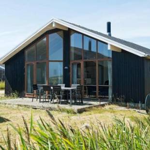 Фотографии гостевого дома
Three-Bedroom Holiday home in Ulfborg 4