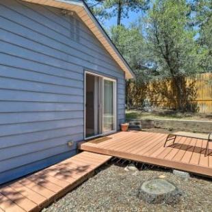 Фотография гостевого дома Prescott Cabin with Yard and Deck - 6 Miles to Town!