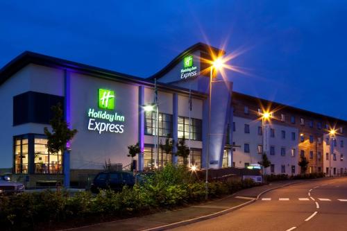 Фотография гостиницы Holiday Inn Express Walsall M6, J10, an IHG Hotel