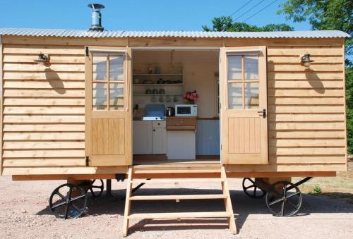 Фотографии гостевого дома 
            Apple the shepherd's hut