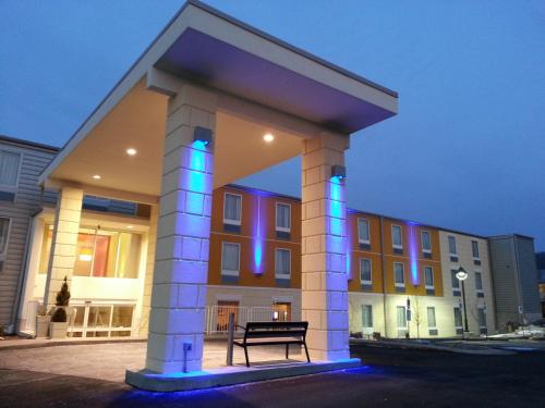 Фотография гостиницы Holiday Inn Express Pittsburgh - Munhall, an IHG Hotel