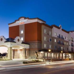 Фотографии гостиницы 
            Courtyard by Marriott Fort Worth Historic Stockyards