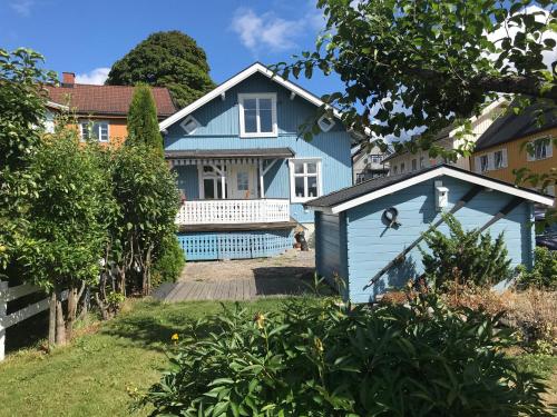 Фотография гостевого дома Charming Lakeside House